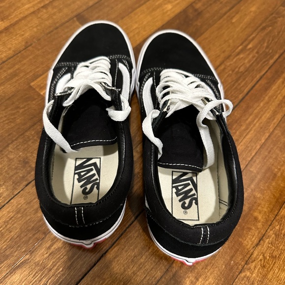 Vans Black and White Low-Top Shoes - Picture 4 of 5